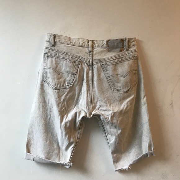 Levi’s Cut-Off Stone Washed Jean Shorts - Picture 5 of 5
